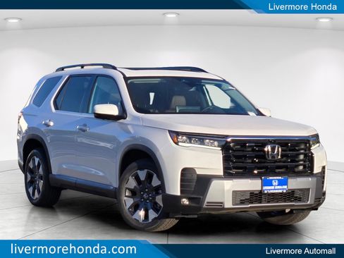 New 2026 Honda Pilot Touring image 1