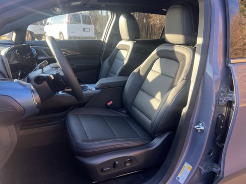 New 2026 Chevrolet Equinox EV LT AWD/4WD image 18