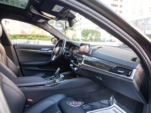 Used 2019 BMW 530e xDrive w/ Convenience Package AWD/4WD image 15