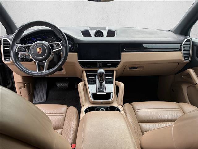 Used 2020 Porsche Cayenne AWD/4WD image 16