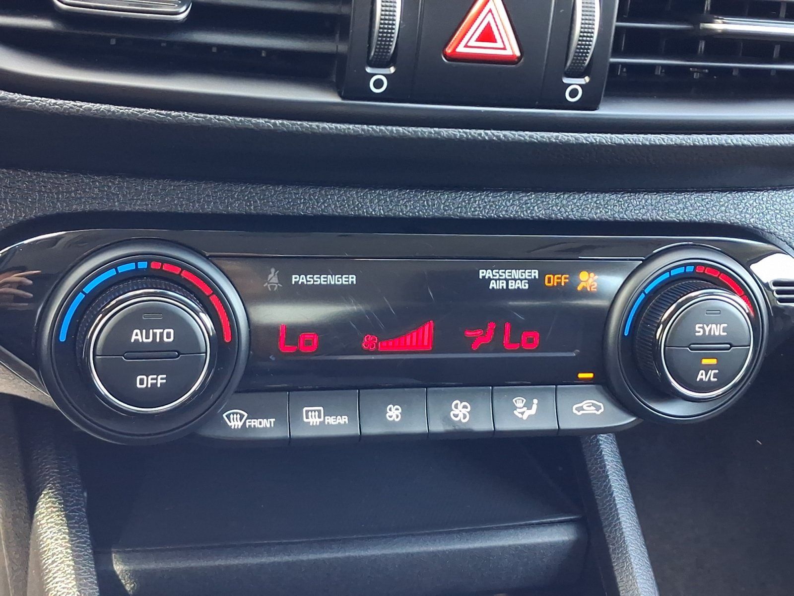 Used 2019 Kia Forte LXS FWD image 17