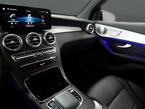 Used 2022 Mercedes-Benz GLC 300 4MATIC Coupe image 15
