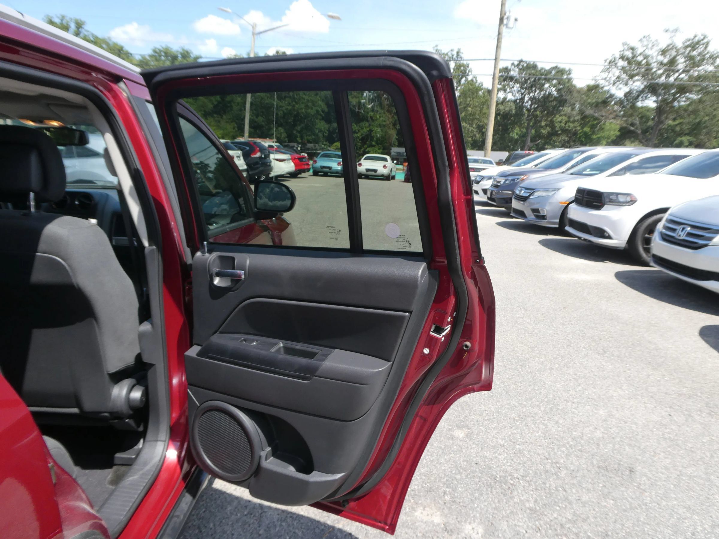 Used 2015 Jeep Compass Sport w/ Power Value Group FWD image 23
