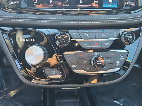 New 2026 Chrysler Pacifica Select FWD image 23