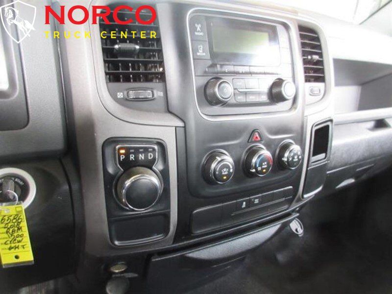 Used 2018 RAM 1500 Tradesman w/ Chrome Appearance Group RWD image 15