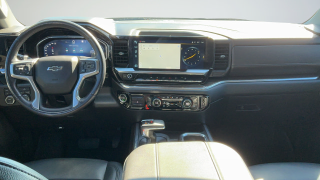 Used 2023 Chevrolet Silverado 1500 RST w/ Z71 Off-Road Package AWD/4WD image 9