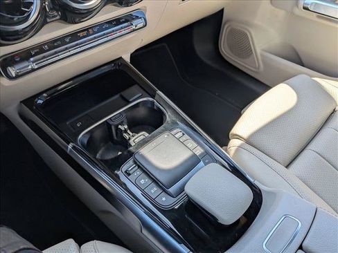 Certified 2022 Mercedes-Benz GLB 250 4MATIC image 11
