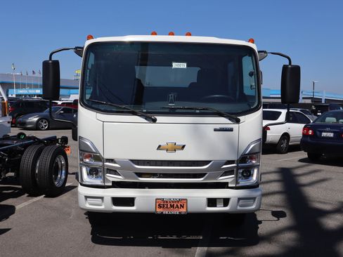 New 2024 Chevrolet Low Cab Forward image 2