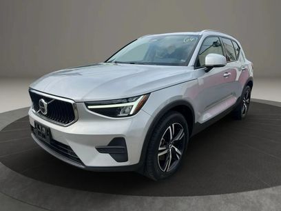 Used 2023 Volvo XC40 B4 Core