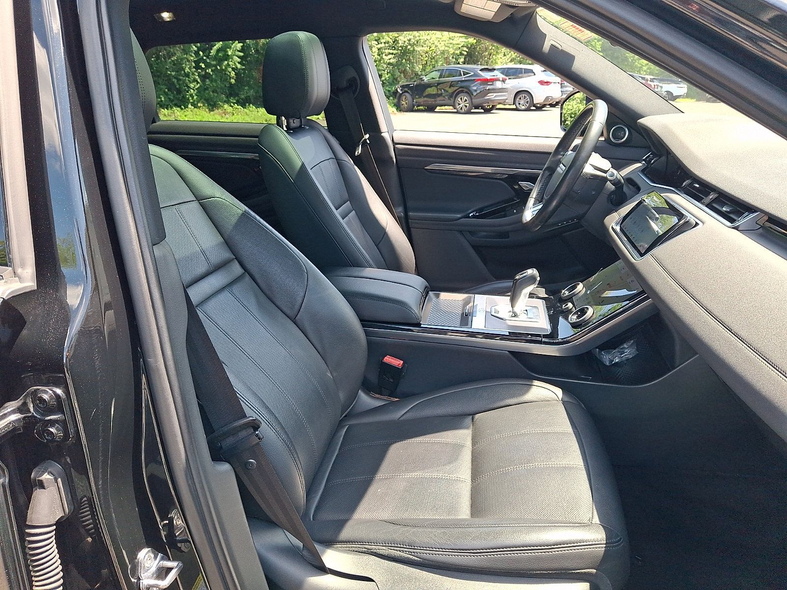 Used 2020 Land Rover Range Rover Evoque SE AWD/4WD image 3