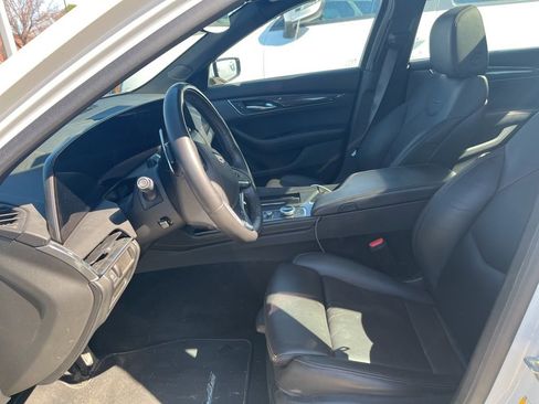 Used 2025 Cadillac CT5 V image 6