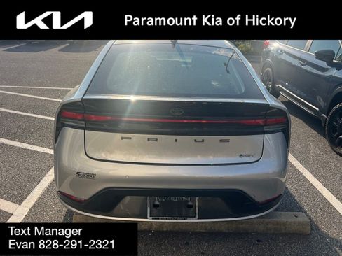 Used 2025 Toyota Prius XLE FWD image 5
