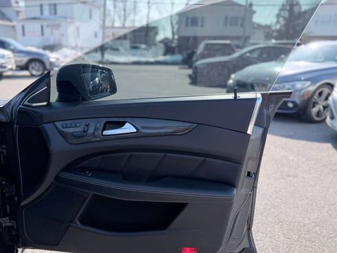 Used 2014 Mercedes-Benz CLS 550 4MATIC image 30