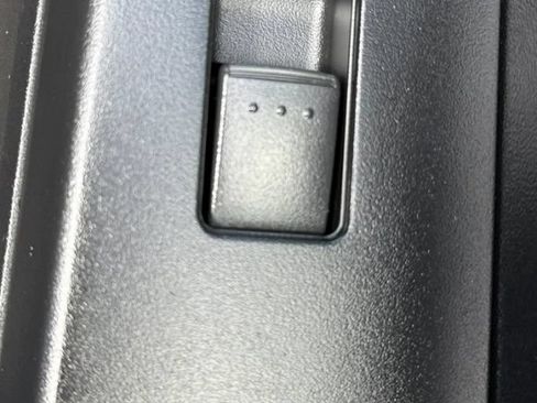 Used 2014 MAZDA MAZDA5 Sport FWD image 33
