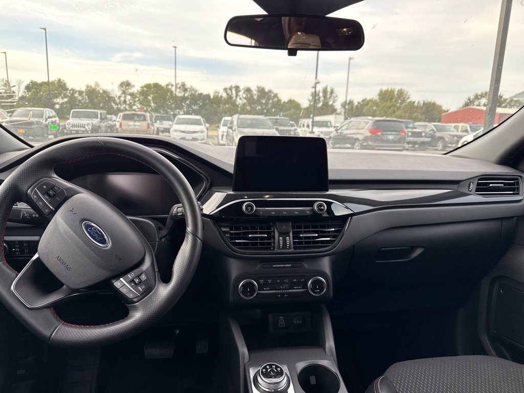 Used 2025 Ford Escape ST-Line AWD/4WD image 40