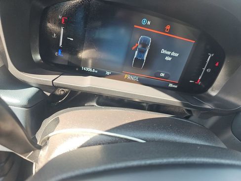 Used 2025 Ford Maverick XLT image 2