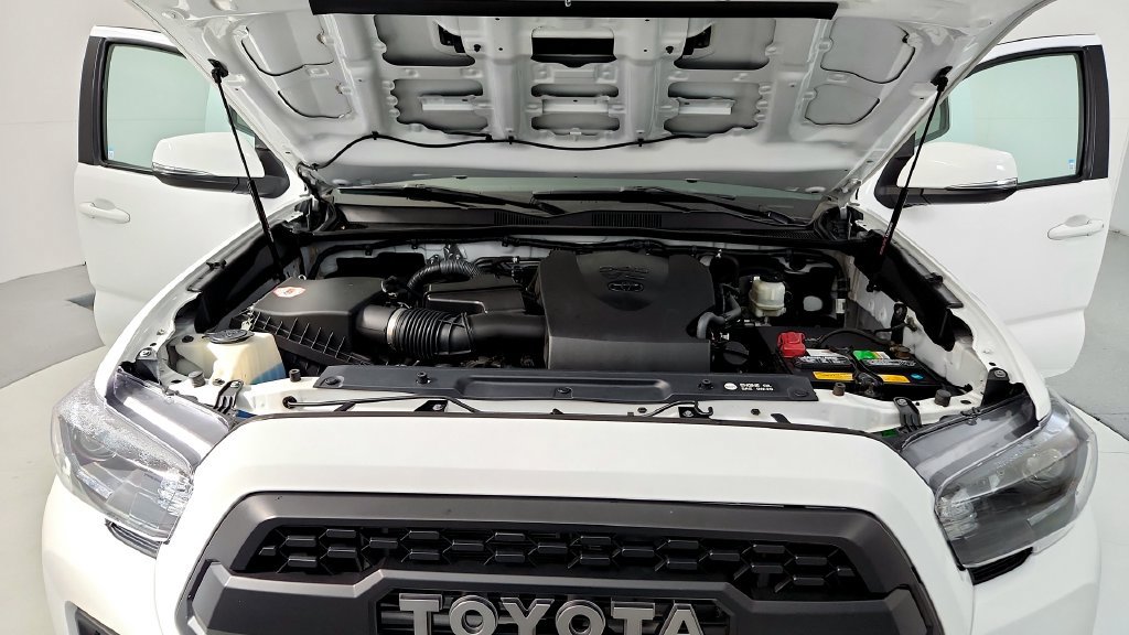 Certified 2017 Toyota Tacoma TRD Sport w/ Tow Package RWD image 14