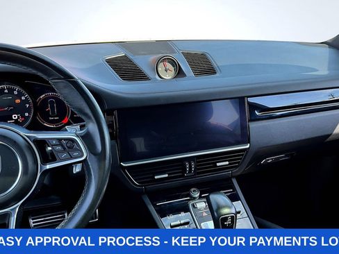 Used 2019 Porsche Cayenne S image 11