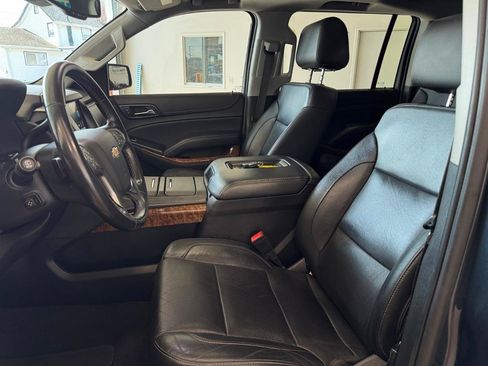 Used 2020 Chevrolet Suburban Premier AWD/4WD image 8