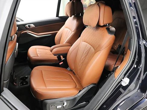 Used 2022 BMW X7 M50i AWD/4WD image 23