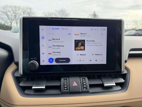 Used 2023 Toyota RAV4 XLE Premium image 28