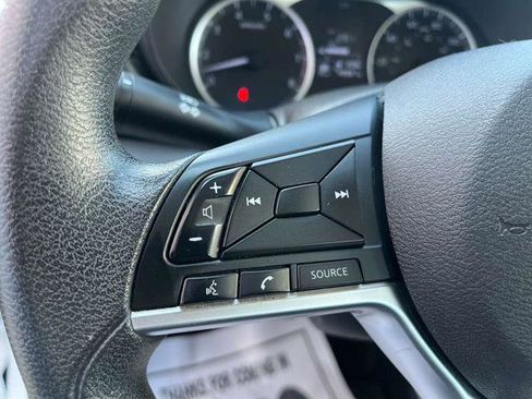 Used 2020 Nissan Versa S FWD image 19