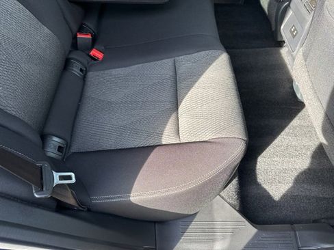 Used 2025 Nissan Rogue SV image 16