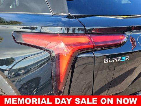 New 2024 Chevrolet Blazer EV LT AWD/4WD image 41