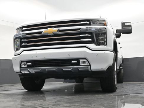 Used 2023 Chevrolet Silverado 2500 High Country w/ Z71 Off-Road Package AWD/4WD image 27