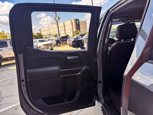 Used 2020 GMC Sierra 1500 SLT image 15