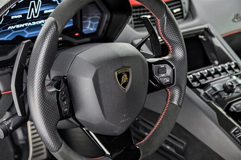 Used 2019 Lamborghini Aventador SVJ AWD/4WD image 39