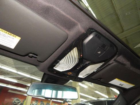 Used 2019 BMW 330i xDrive Sedan w/ Convenience Package image 30