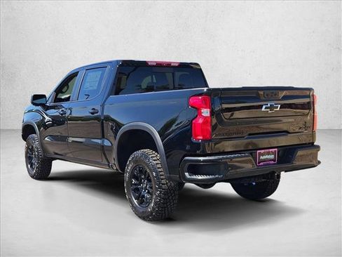 New 2026 Chevrolet Silverado 1500 ZR2 w/ LPO, Dark Essentials Package AWD/4WD image 9