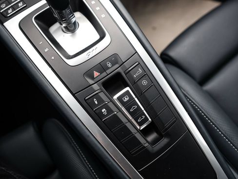 Used 2018 Porsche 911 Turbo AWD/4WD image 18