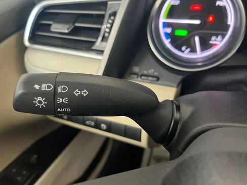 Used 2018 Toyota Camry LE image 63