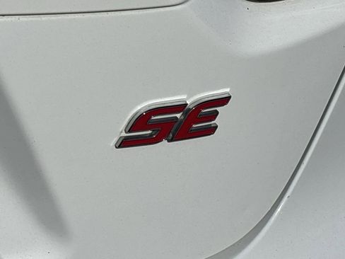 Used 2021 Toyota Corolla SE image 9