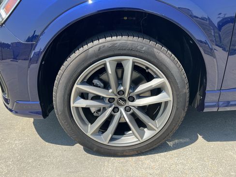 Certified 2025 Audi Q3 2.0T Premium AWD/4WD image 13