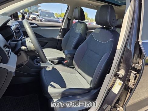 Used 2023 Volkswagen Taos SE FWD image 7