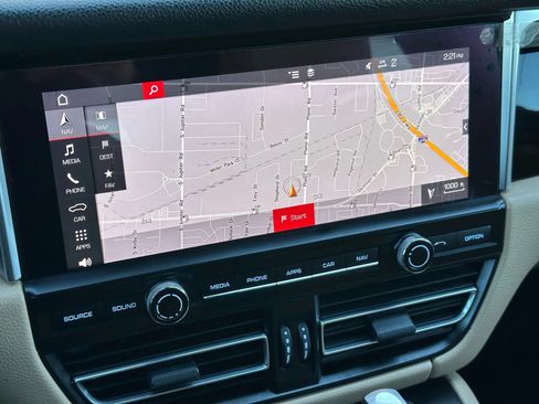 Used 2019 Porsche Macan image 36