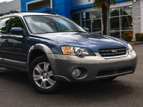 Used 2005 Subaru Outback 2.5i Limited AWD/4WD image 3