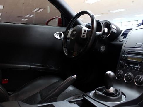 Used 2004 Nissan 350Z Touring w/ Cargo Convenience Pkg image 5