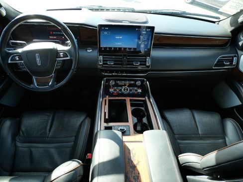 Used 2022 Lincoln Navigator Black Label image 10