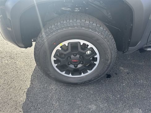 New 2025 Toyota Tacoma TRD Off-Road image 9
