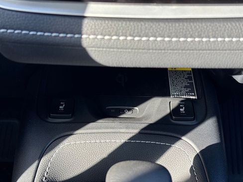 Used 2025 Toyota Corolla XSE FWD image 10