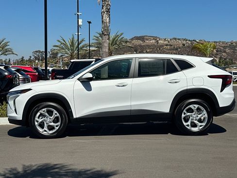 New 2026 Chevrolet Trax LS w/ LS Convenience Package FWD image 7