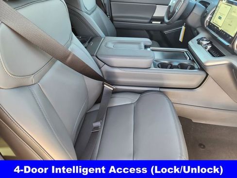 New 2026 Ford Expedition Active image 14