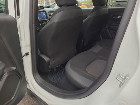 Certified 2023 Jeep Renegade Latitude image 20