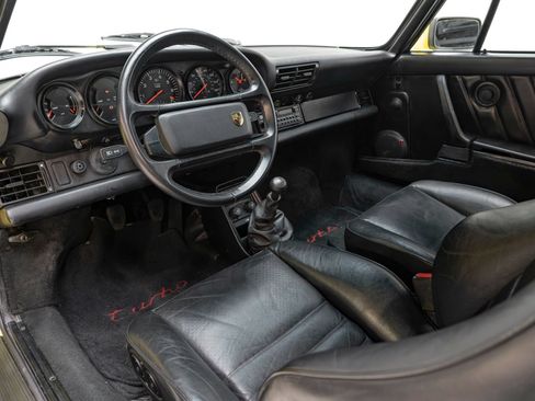 Used 1988 Porsche 911 Carrera RWD image 2
