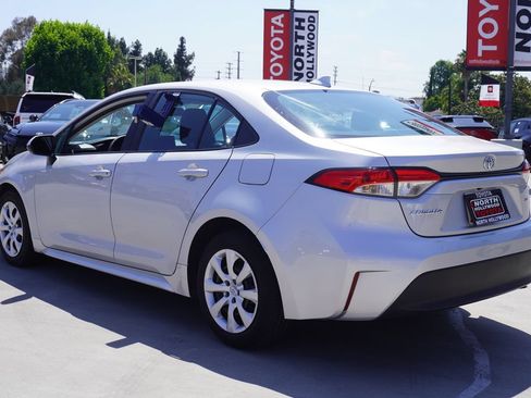 Used 2024 Toyota Corolla LE FWD image 5