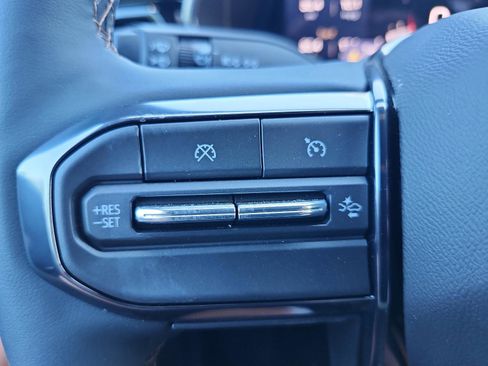 New 2025 GMC Canyon AT4 w/ Nightfall Edition image 18